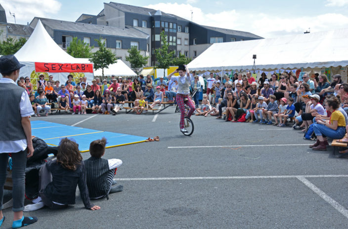 Les participants ont pu profiter des spectacles du festival Ah? tout au long de la journée du 2 juin. - © Marie Molinario / Le Bimsa