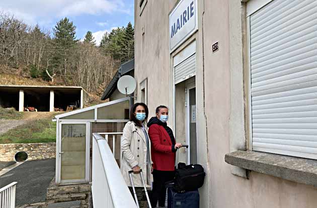 France services Languedoc. une journée avec Faustine et Nora. Arrivée à la première permanence de la semaine à Rieussec, dans l'Hérault