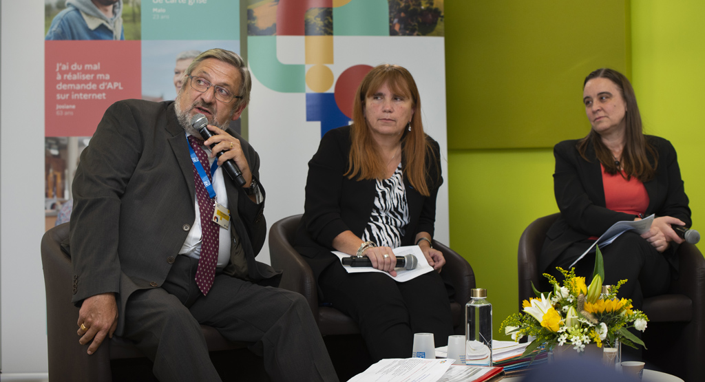 Convention citoyenne pour la ruralité - atelier à Boves, siège de la MSA de Picardie. Table ronde avec Thierry Manten, premier vice-président de la CCMSA et de la MSA de Picardie ; Myriam Garcia, secrétaire générale de la préfecture de la Somme et sous-préfète de l’arrondissement d’Amiens ; Bénédicte Feuilleux, directrice des projets institutionnels à la CCMSA.