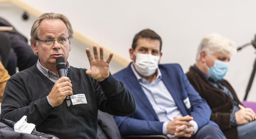 Jean-Marie Minart, directeur de l'association Tildé, lors du 6e et dernier atelier de la convention citoyenne pour la ruralité organisée par la MSA, qui se tient à Landerneau sur le thème de l'emploi agricole.