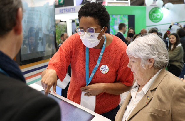 Inauguration, par Jacqueline Gourault, de la France services installée sur le stand de la MSA